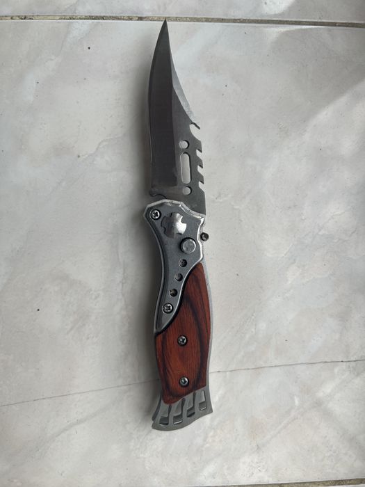 Briceag de vănătoare etc.