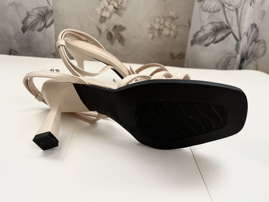 Босоножки летние женские на каблуке