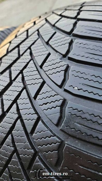 SET 4 Anvelope Iarna 215/65 R16 BRIDGESTONE Blizzak LM005 98H