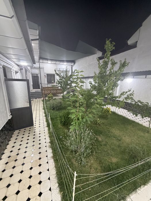 Uchastka 2,5 sotg yashashga tayyor evro remont