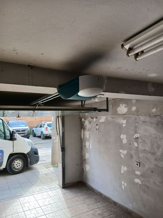 Електрическа Гаражна Врата