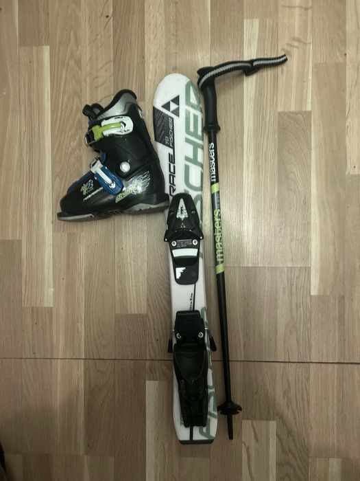 Echipament schi 3-4 ani, marimea 16,5 / 21-22
