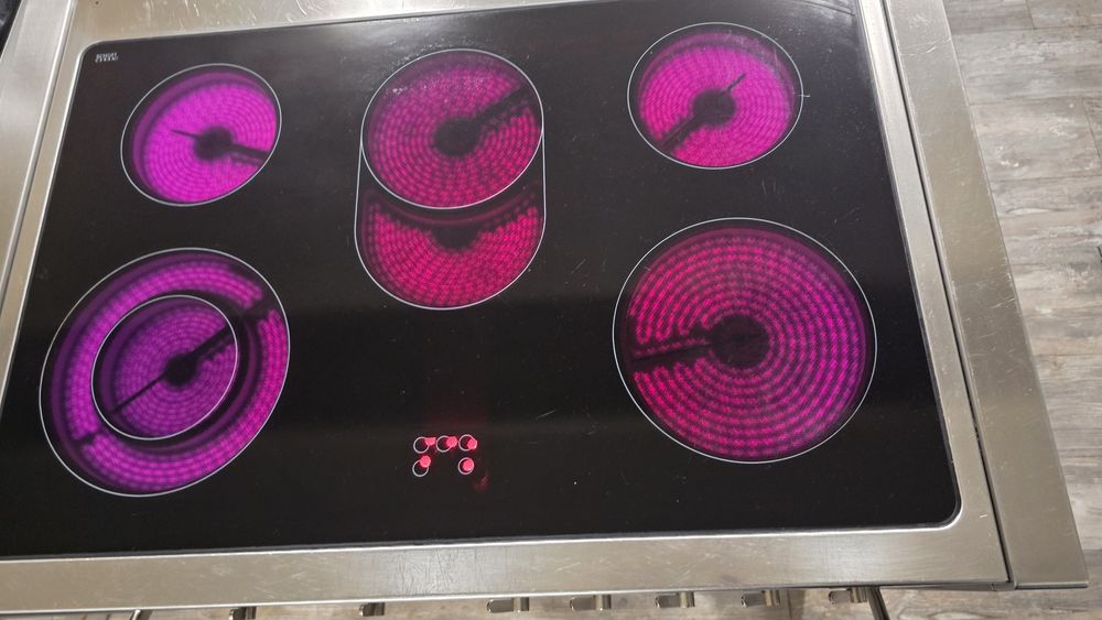 Професионална печка Sneg 90см