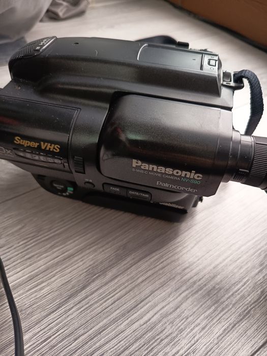 Lot de aparate video/foto Vechi Hitachi și Panasonic,acumulatoare etc