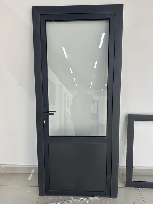 Akfa eshiklar sotiladi