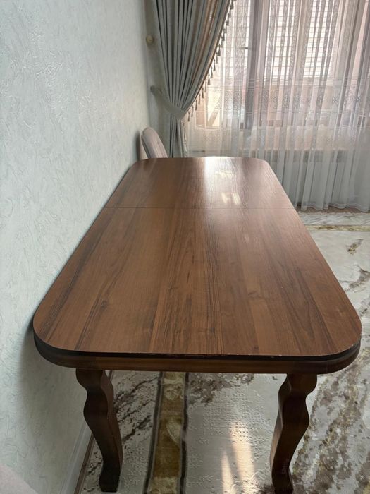 Стол, для гостоей