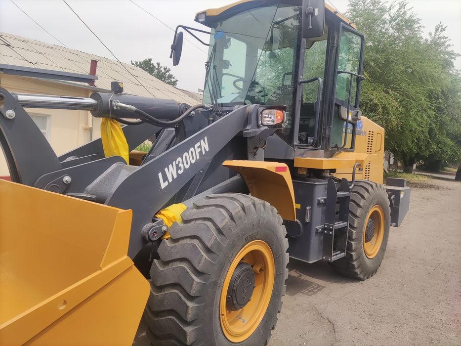 2kuba va 3kubali pogruzchik  xizmatlari arendaga ham beriladi