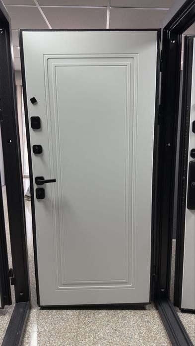 Входные двери со склада