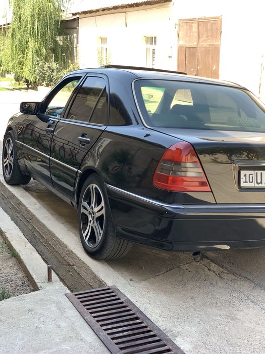 Mercedes Benz W202 (C180)