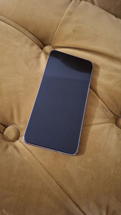 Продавам телефон Самсунг / Samsung s22