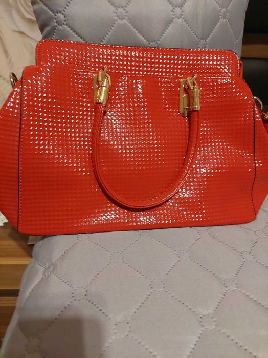 Продавам дамски чанти