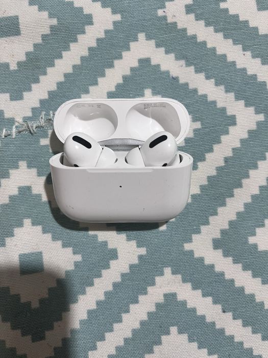 Продаю Air pods pro 1