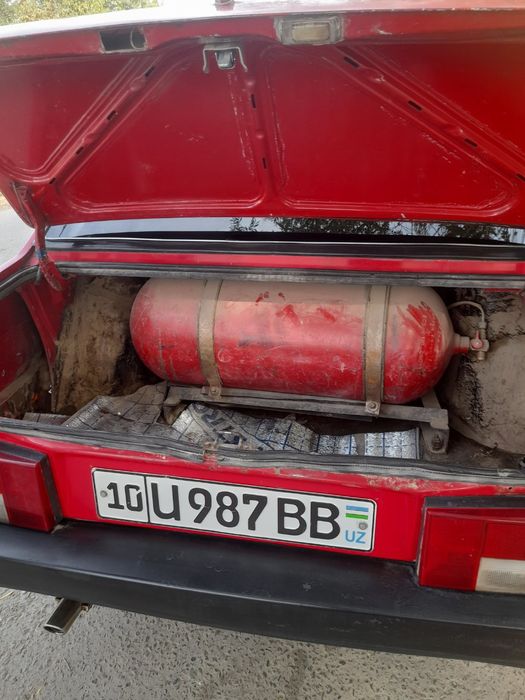 Lada 99 yili 96 holati yaxshi