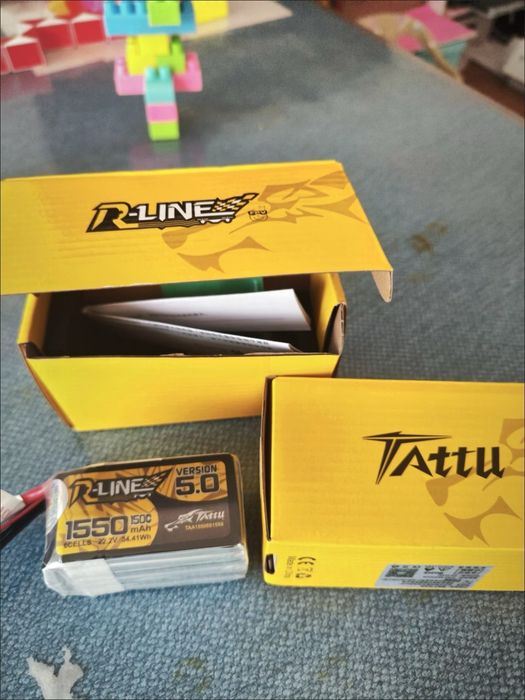 Tattu R-line 1550 mah 6s