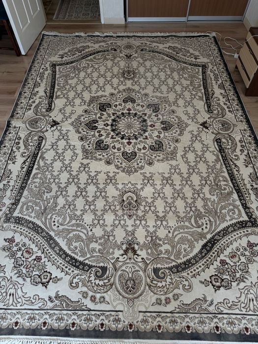 Продается ковер 2,5 на 3,5