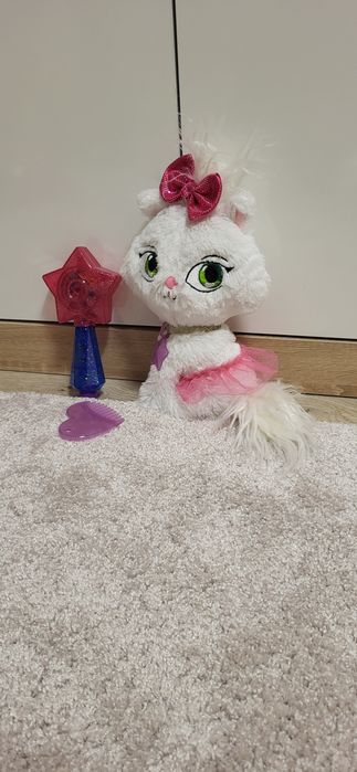 Плюшено коте Желирано бонбонче
С бляскави аксесоари от серията Shimmer