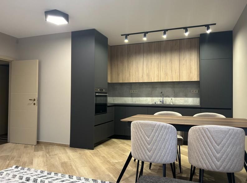 Дава се под наем Двустаен апартамент в Пловдив, Център - 65 кв.м за 600 € - Снимка #1