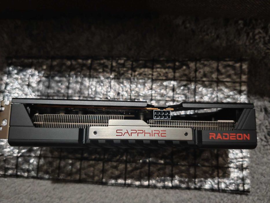 Видео Карта SAPPHIRE Radeon RX 9060XT Pulse OC 8GB GDDR6