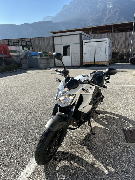 De vanzare Yamaha XJ6