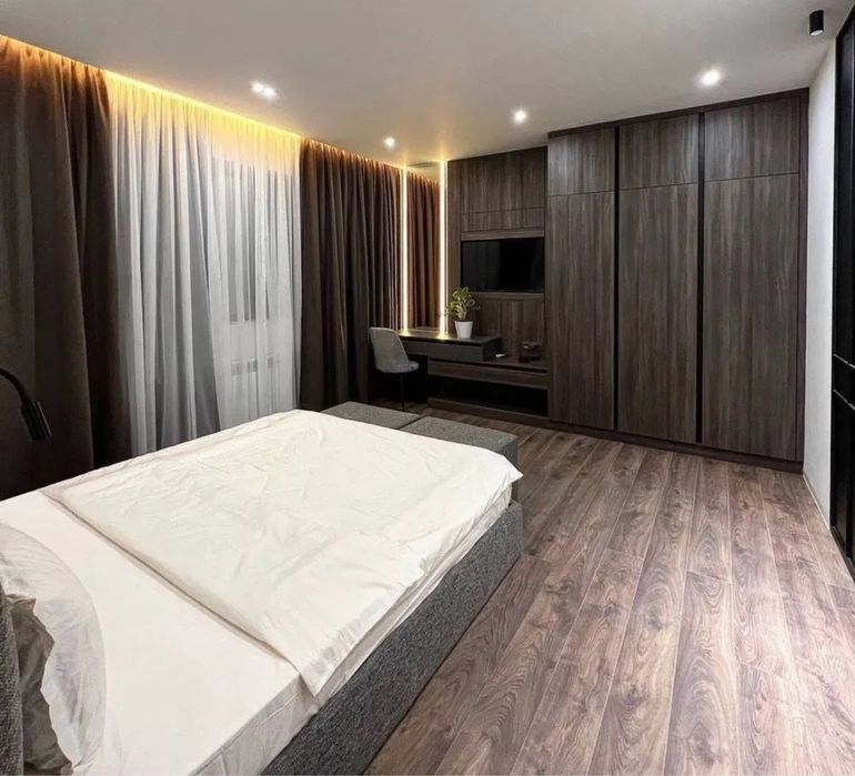 Гостиница России-Сдается новый дом в престижном районе!