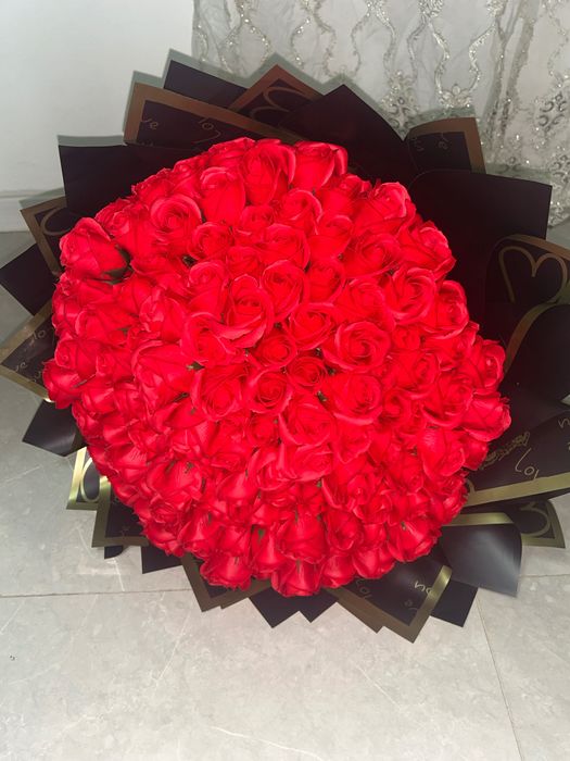 Buchete de flori, din satin și săpun.