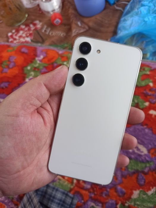 Samsung S 23  5G  8+8/256 Гб  яп янги биттаям нуктаси йук ранги ок