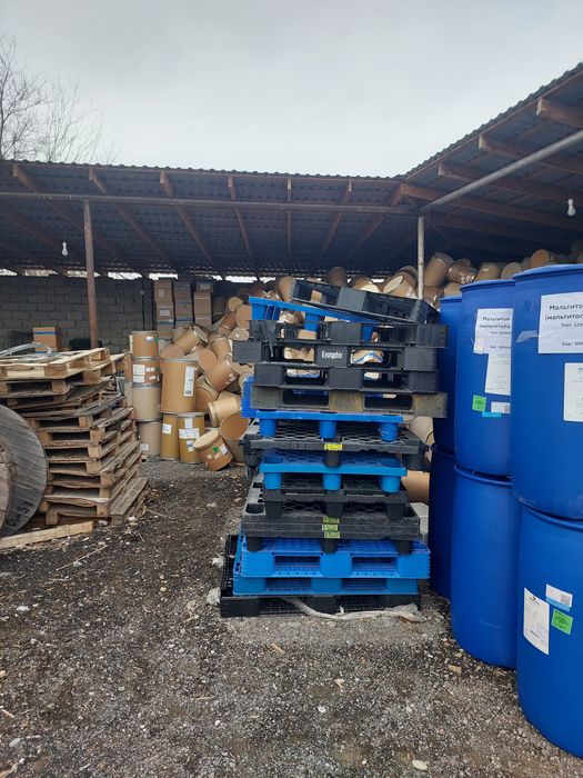 Продам пластиковые поддоны