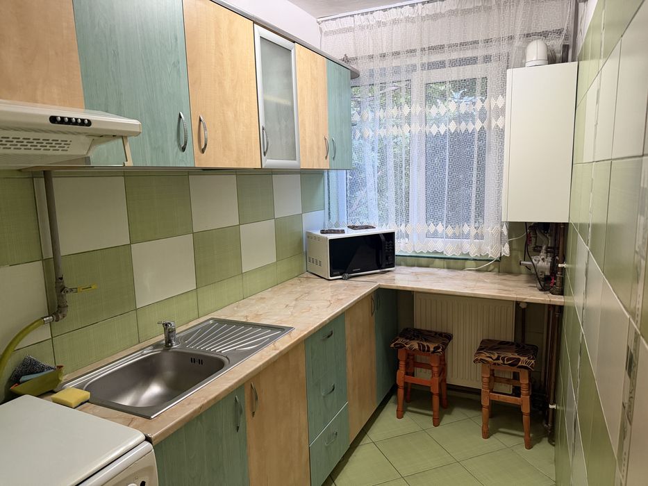 Inchiriez apartament micro IV