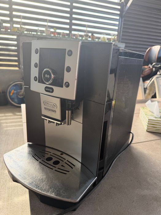 Delonghi Кафемашина