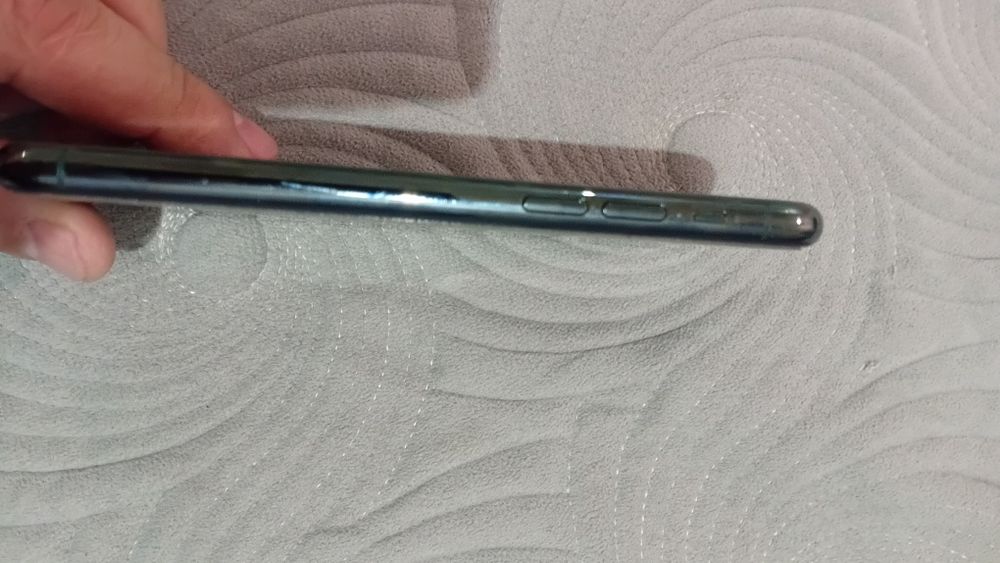 Продам айфон 11 про