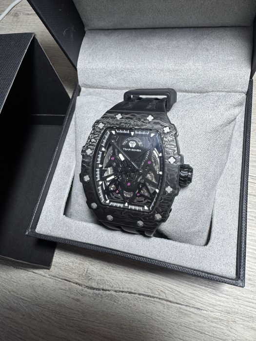 Tsar Bomba часы.