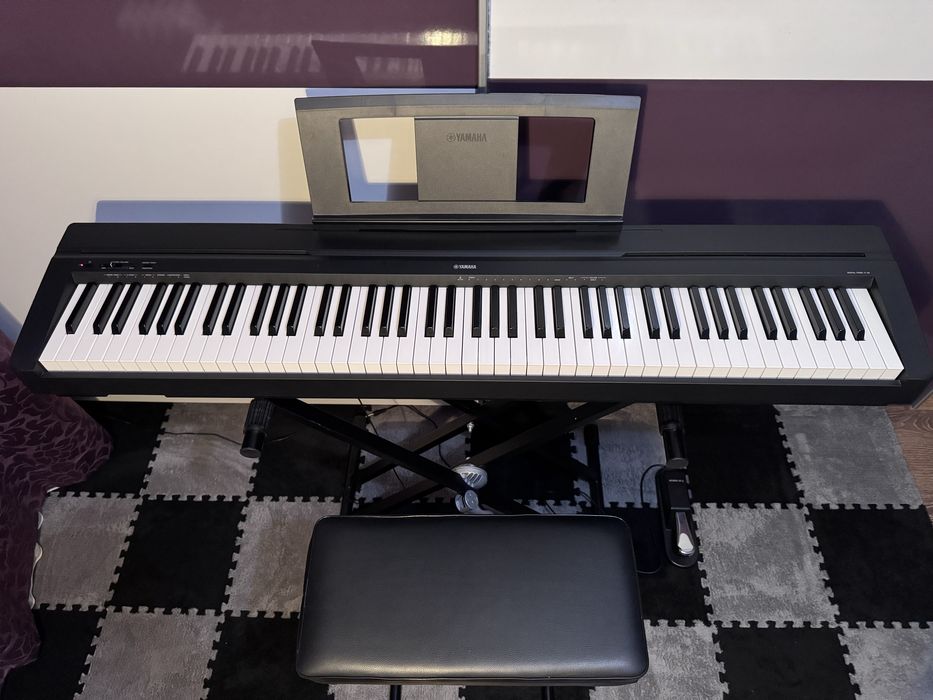 Комплект Дигитално пиано Yamaha P-45 B със стойка, стол и педали