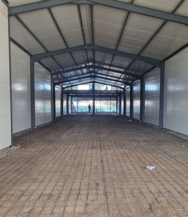 Vand hale metalice la super preț-calitate