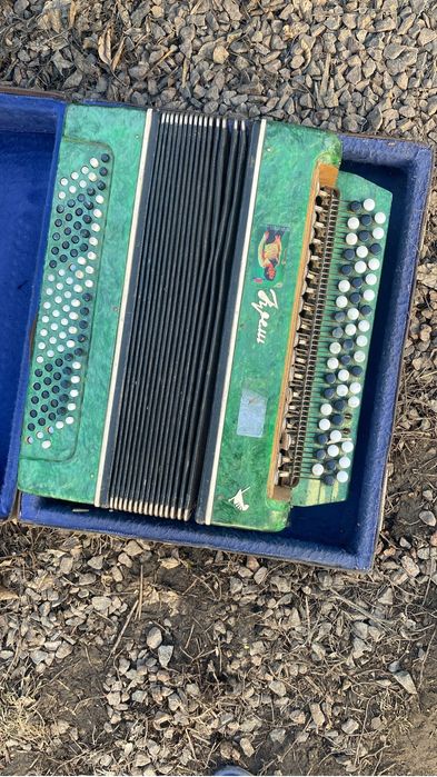 Продам старый баян