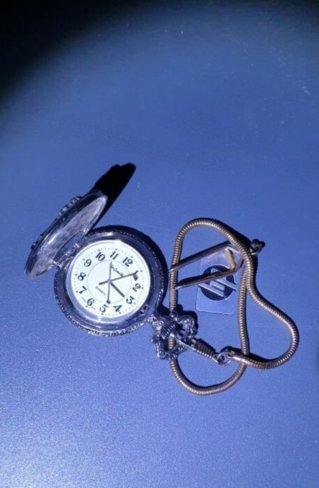 Продам серебренные часы. Кварц. Раритет.