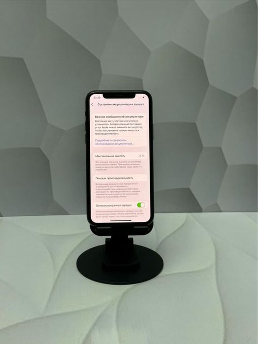 Iphon 11 pro 64 GB 79 yomks