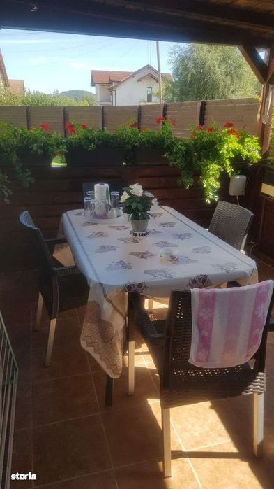 Vilă elegantă în Vlădești – locație liniștită, la 7 km de oraș