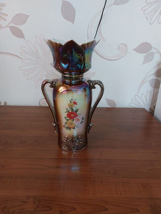 Продам вазу в отличном состоянии