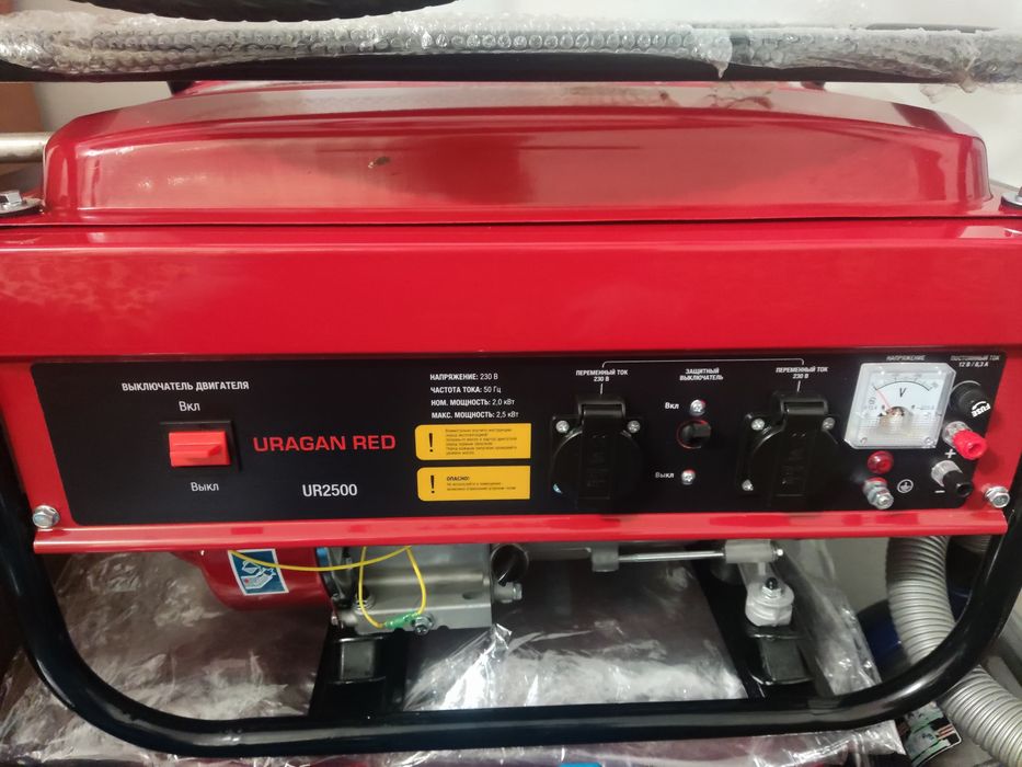 Бензиновый генератор uragan red