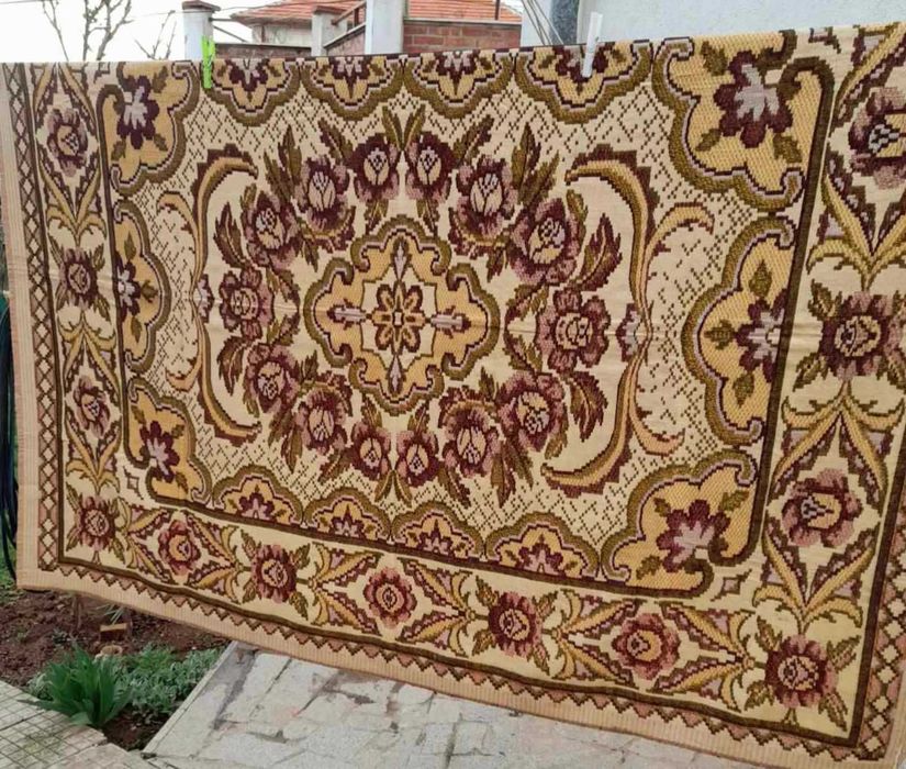 Килим син, кафяв, розов, Френски - за стена, покривки, кувертюри легло