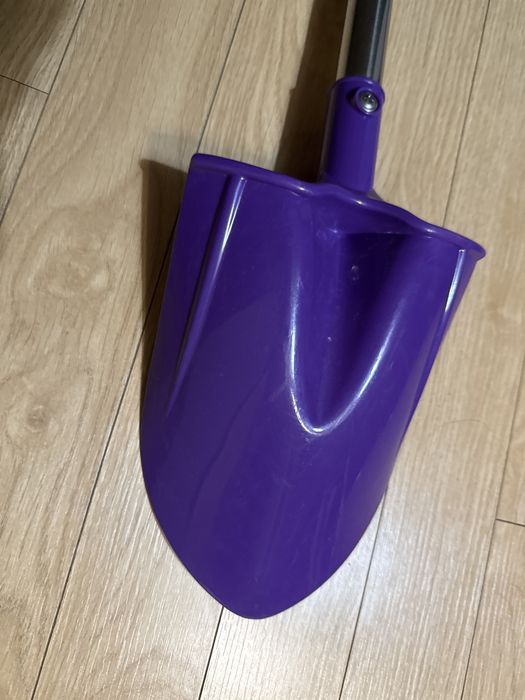 Продам детскую лопату