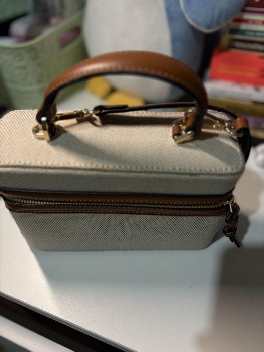 Чёрная сумка через плечо