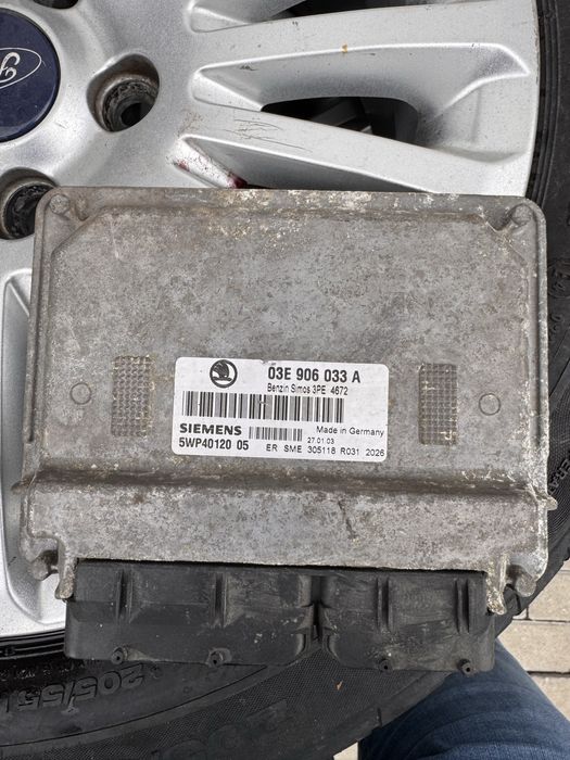 Calculator ECU 03E906033A