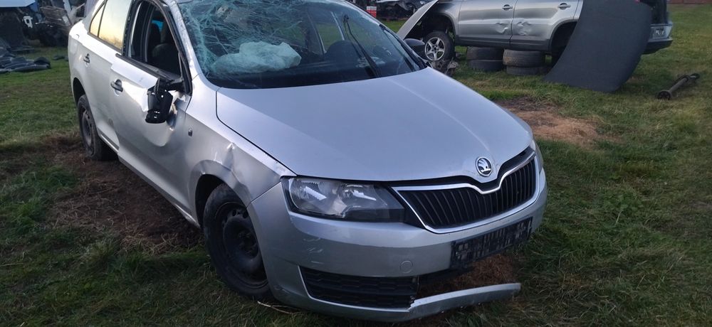 Dezmembrez skoda rapid 1,6 tdi cod CAYW