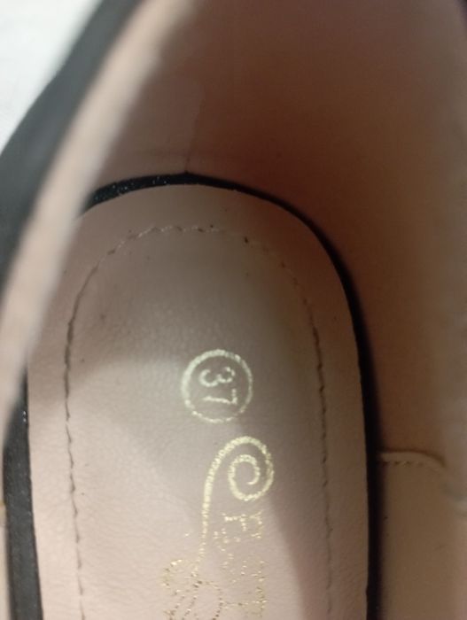 Дамски обувки , много добър модел