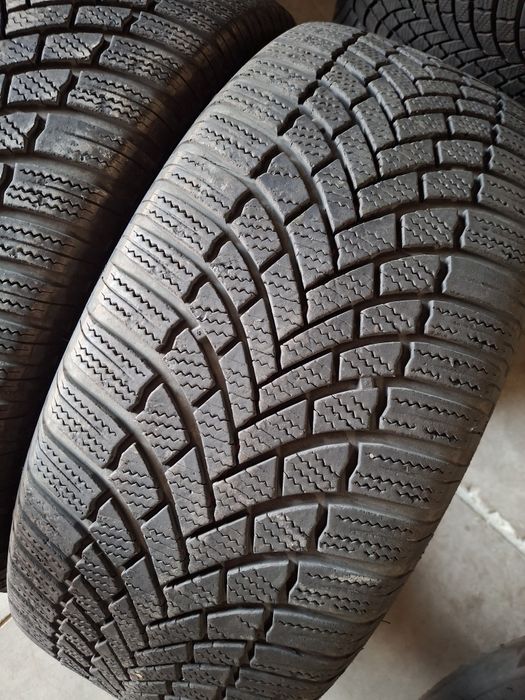 2 Anvelope de iarnă 235 55 r17 Bridgestone