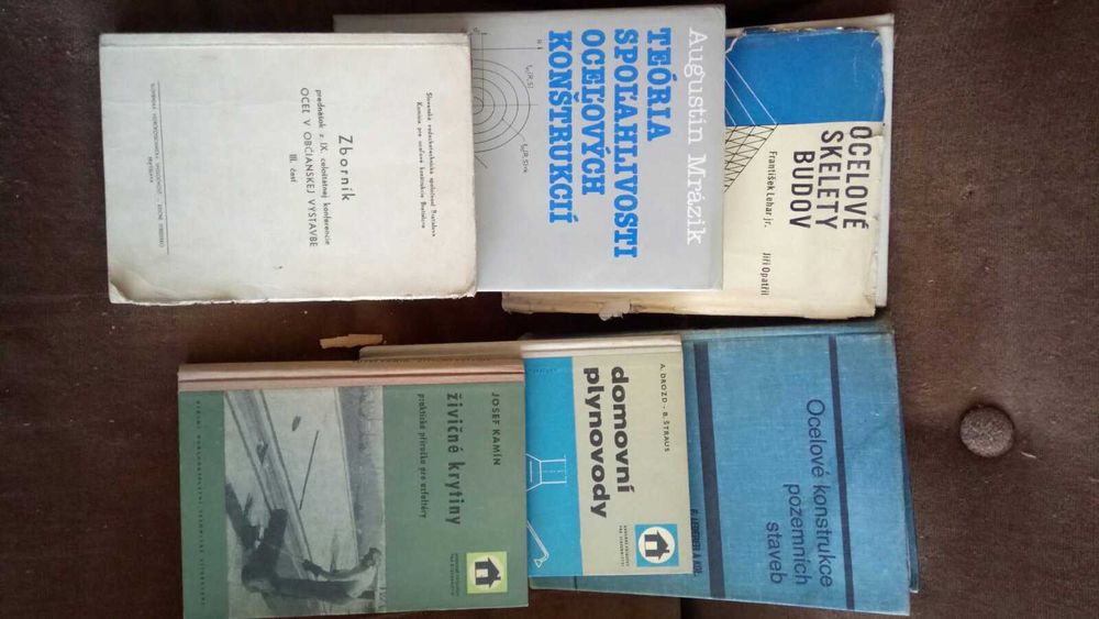 Продавам книги на чешки език