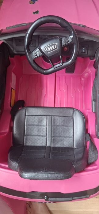 Masinuta electrica audi pentru fetite