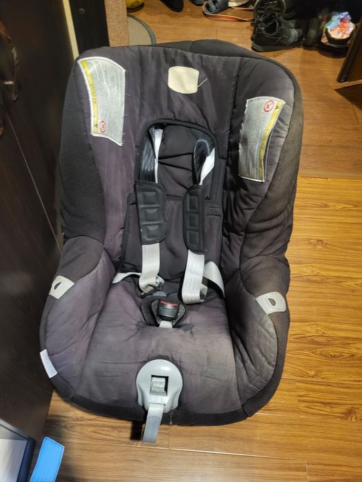 Продаётся автокресло Britax  до 4 летб/у