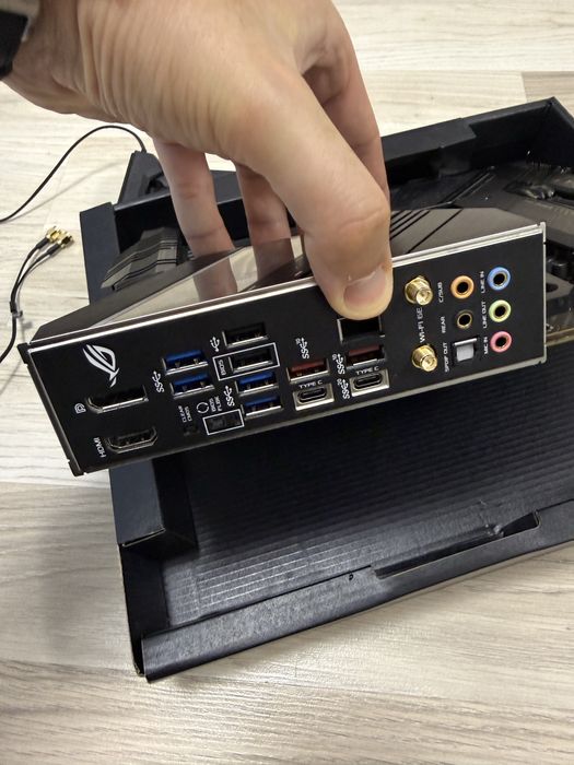 Placa de baza Asus  Rog Strix Z590 F Gaming Wifi